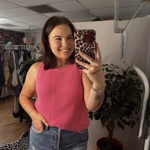 NWT 525 Rib Knit Crew Neck Sleeveless Sweater Tank Top Acid Pink